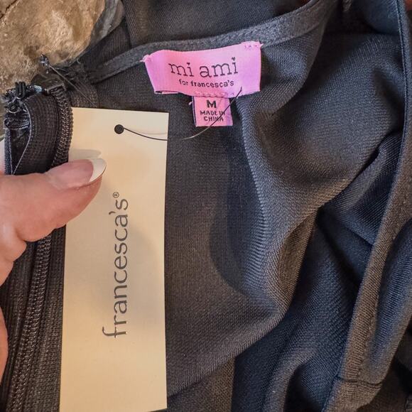 NWT-Miami of Francescas Black Long Sleeved Zip Back Top-Cut Out Neck Line-Size M - Picture 6 of 8